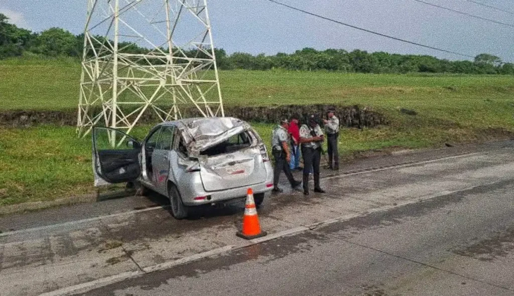 Volcadura en la zona industrial de Altamira deja un conductor lesionado