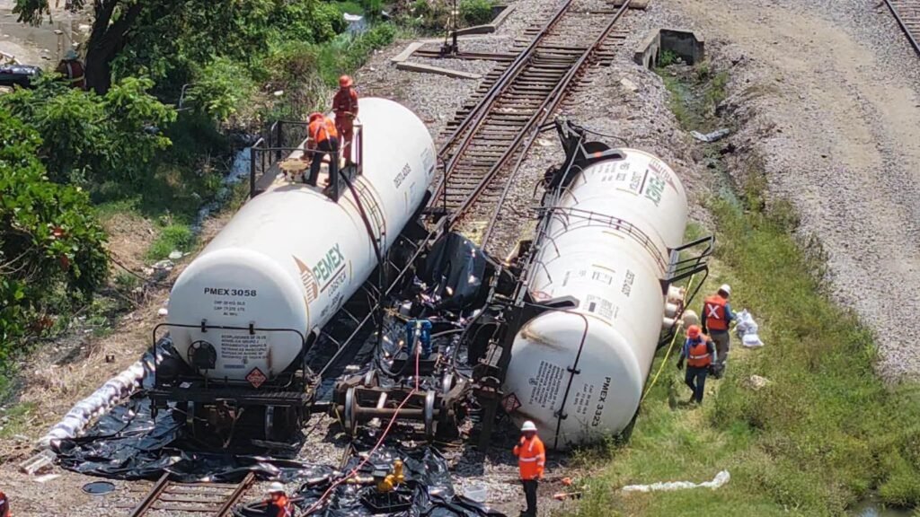 Evacúan a 500 personas en Ciudad Madero por trasvase de ferrotanque descarrilado