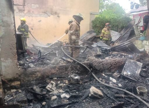 Incendio destruye vivienda de madera en Ciudad Madero