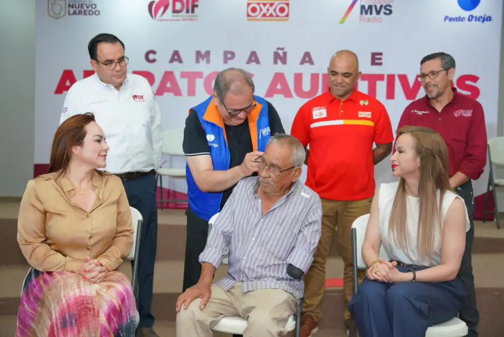 Carmen Lilia Canturosas facilita el acceso a aparatos auditivos gratuitos en Nuevo Laredo