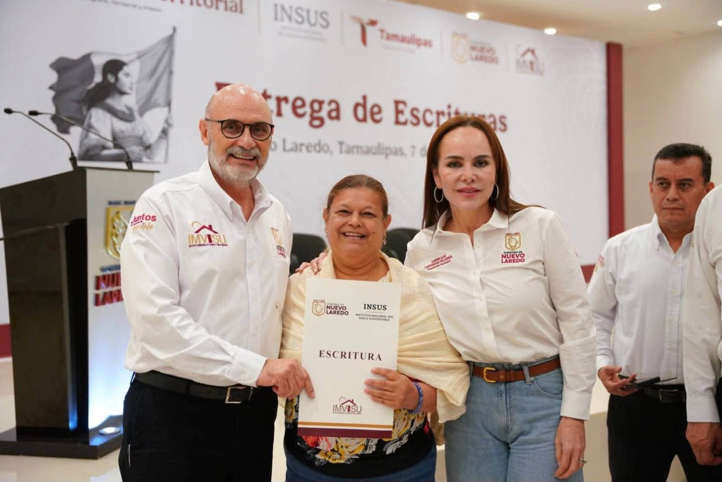 Carmen Lilia Canturosas da certeza patrimonial a familias con escrituración gratuita