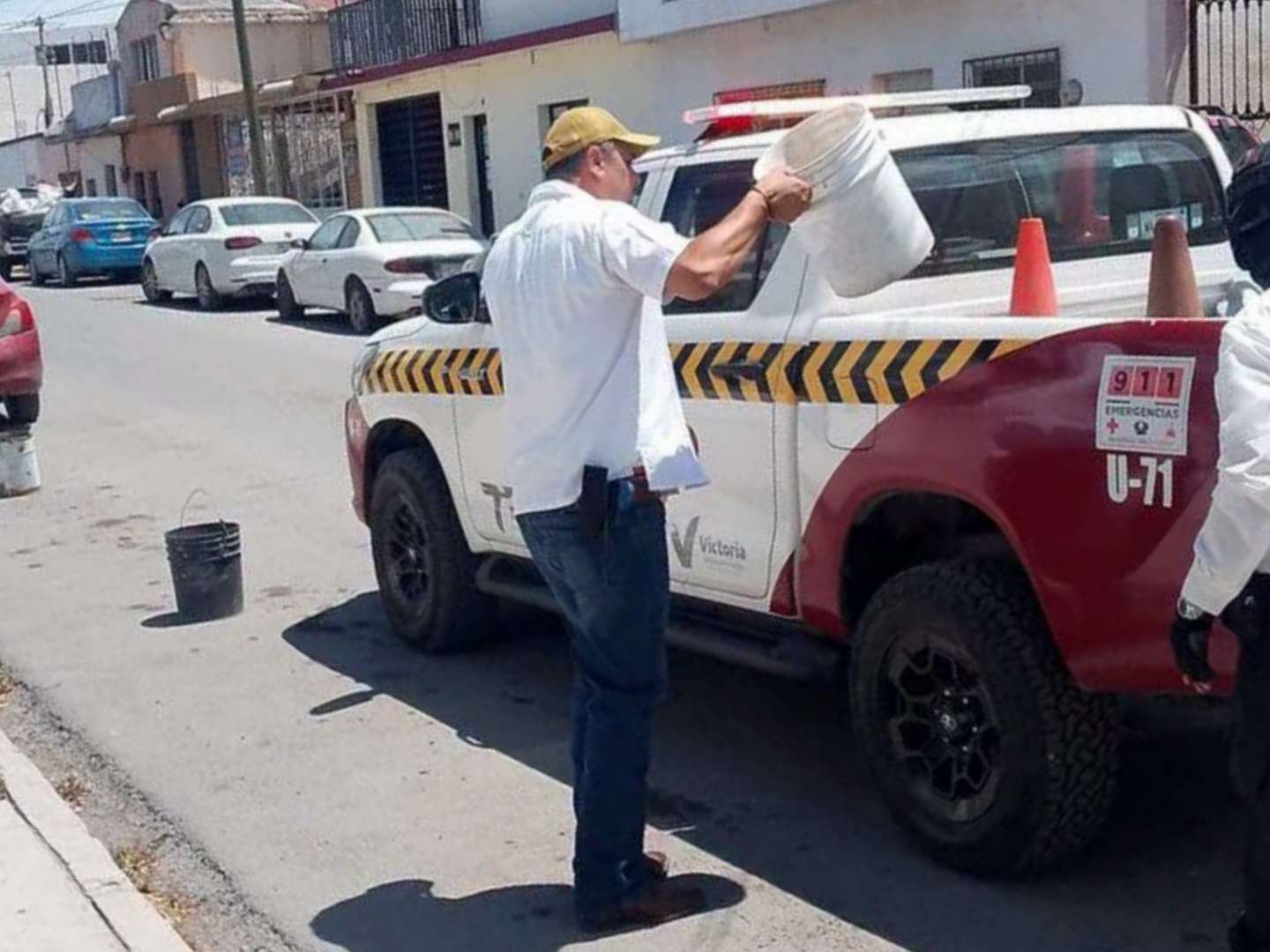 Retira Tránsito objetos usados para apartar lugares en Ciudad Victoria