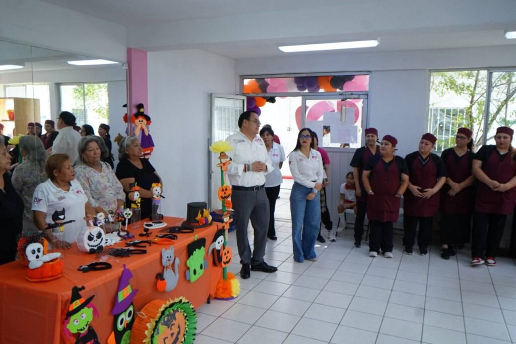 Muestran alumnas del CEDIF su talento y creatividad en exposición de Halloween y Día de Muertos